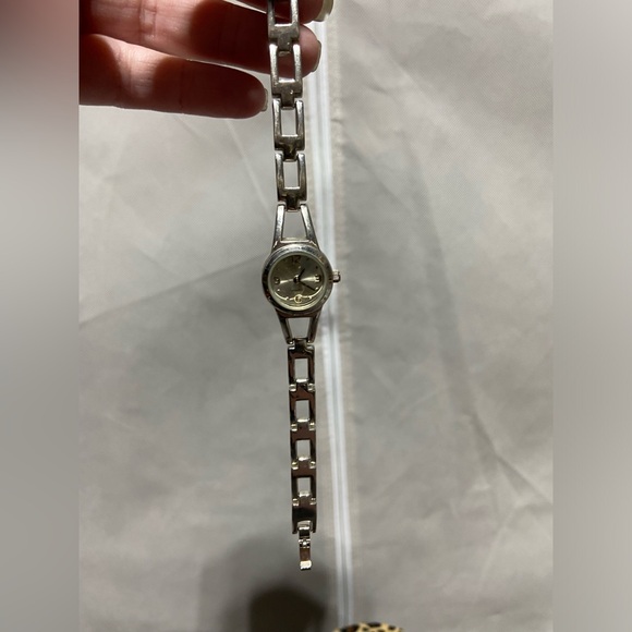 Silver Tone Quartz Watch. - Picture 3 of 4